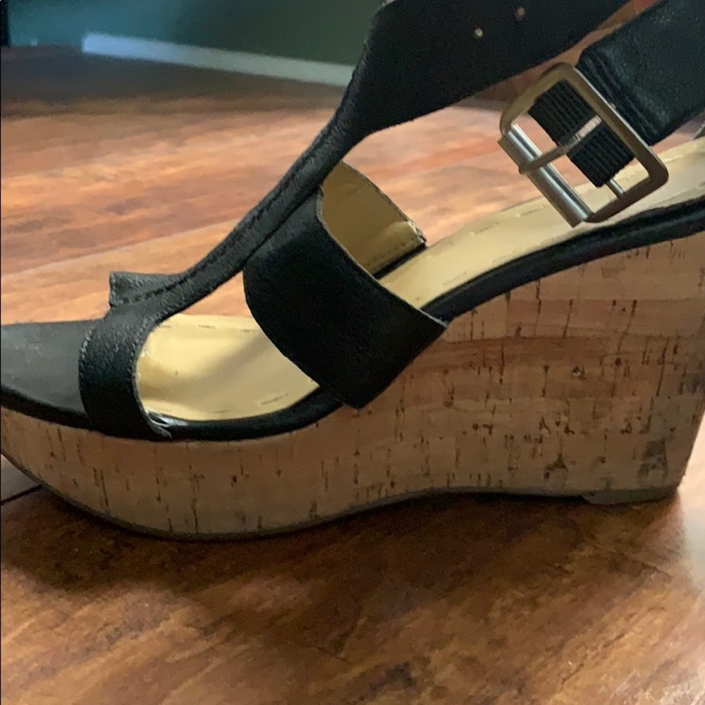 Heels - Picture 3 of 3